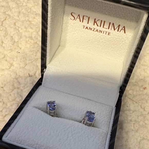 Diamonds International Tanzanite Necklace and Earring Set - Picture 8 of 8